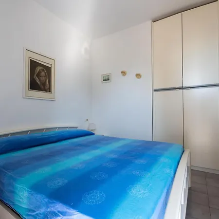 アパート Beachside For Four Guests In ビビオーネ